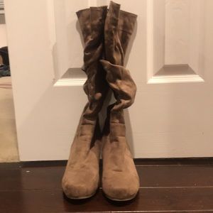 🌻Part or buy 5 for $25.  Tan knee high boots NWOT size 7